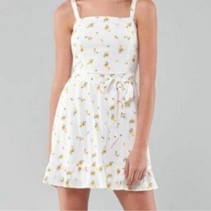 MOVING SALE - Floral hollister sun dress ✰ floral // summer // spring